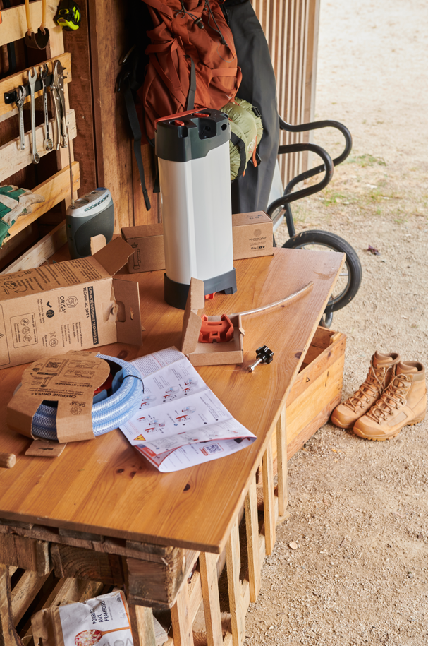 Photo du purificateur sur un établi de bricolage en mode prévoyance, stock, éco anxiété