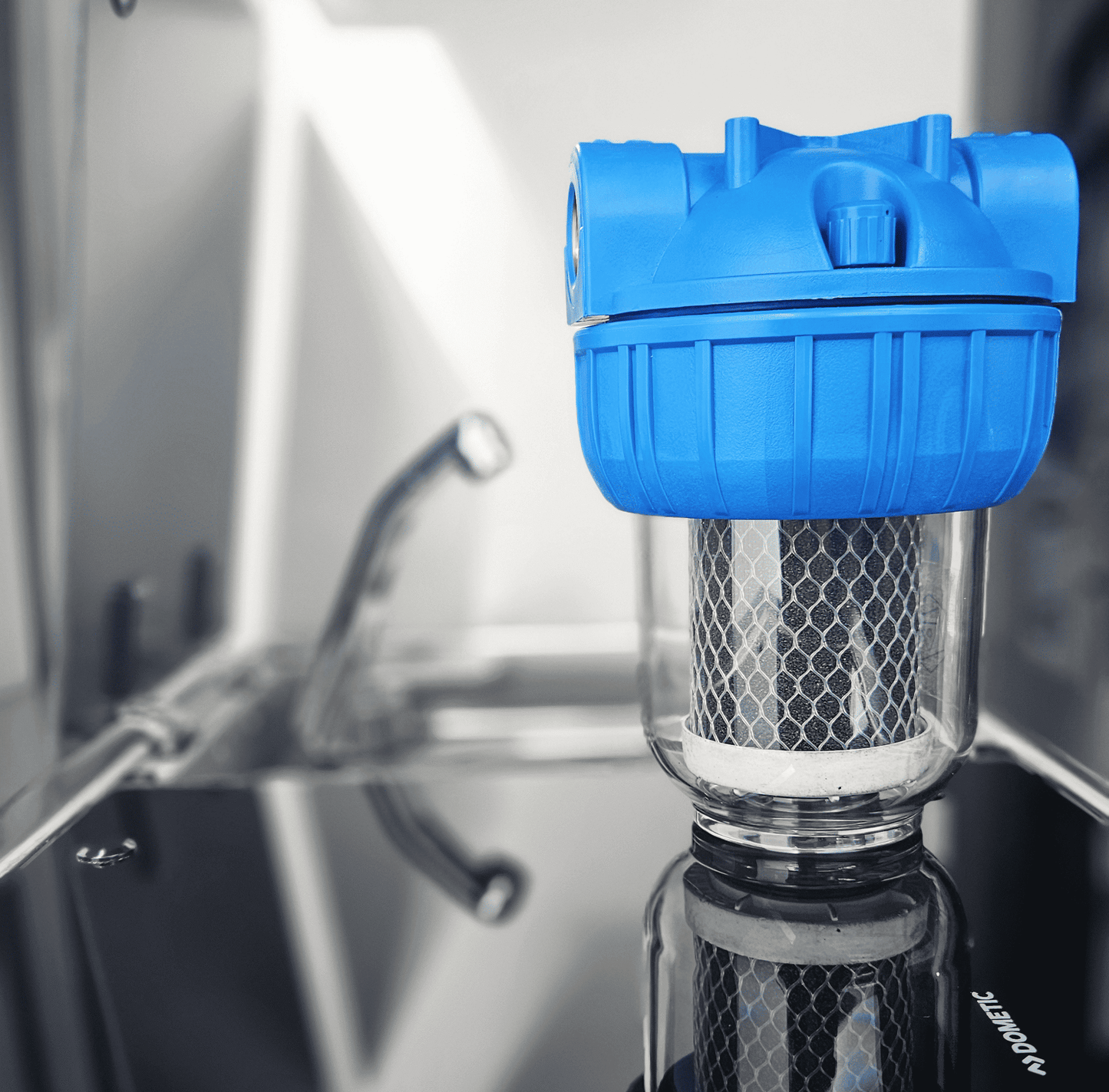 porte filtre à charbon actif pour filtration de l'eau des cuves des véhicules aménagés