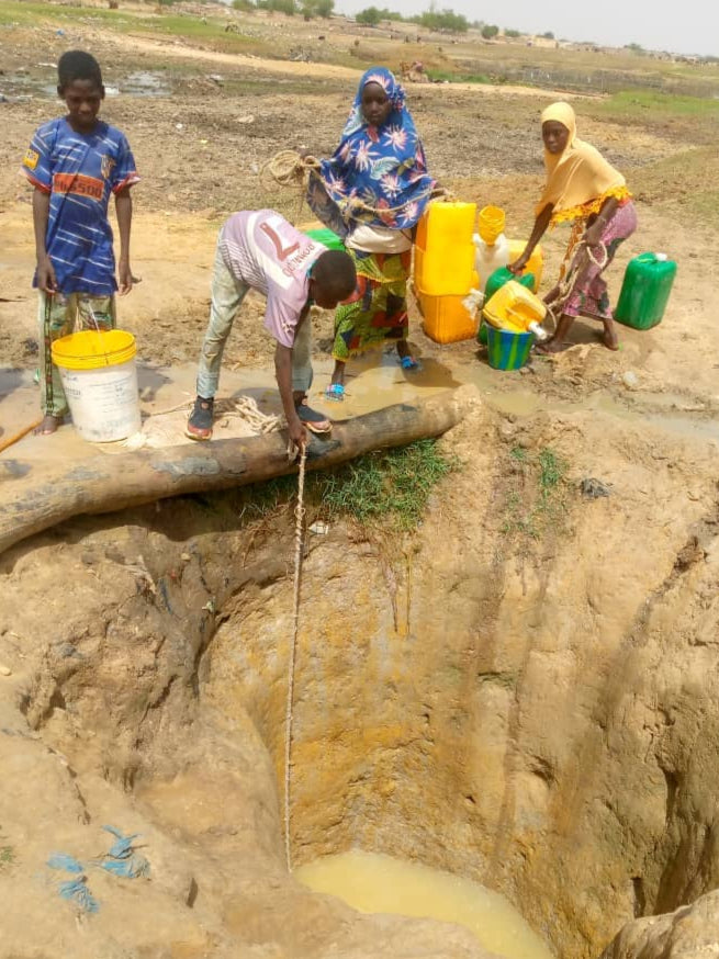 puit a ciel ouvert au burkina faso pour collecter de l'eau a filtrer zvec le purificateur d'eau orisa