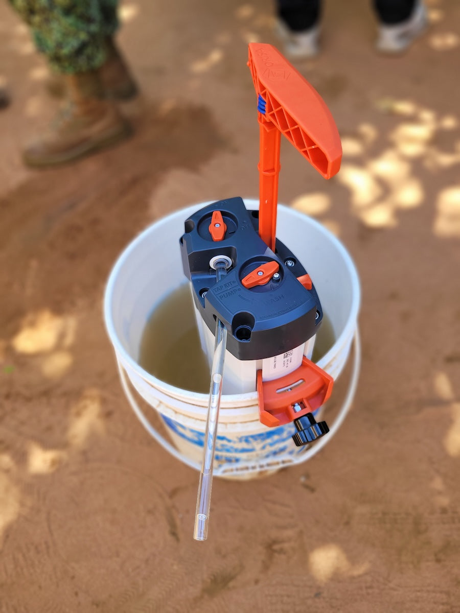 Purificateur ORISA dans un seau pour aider et répondre à l'urgence humanitaire suite au cyclone Chido à Mayotte