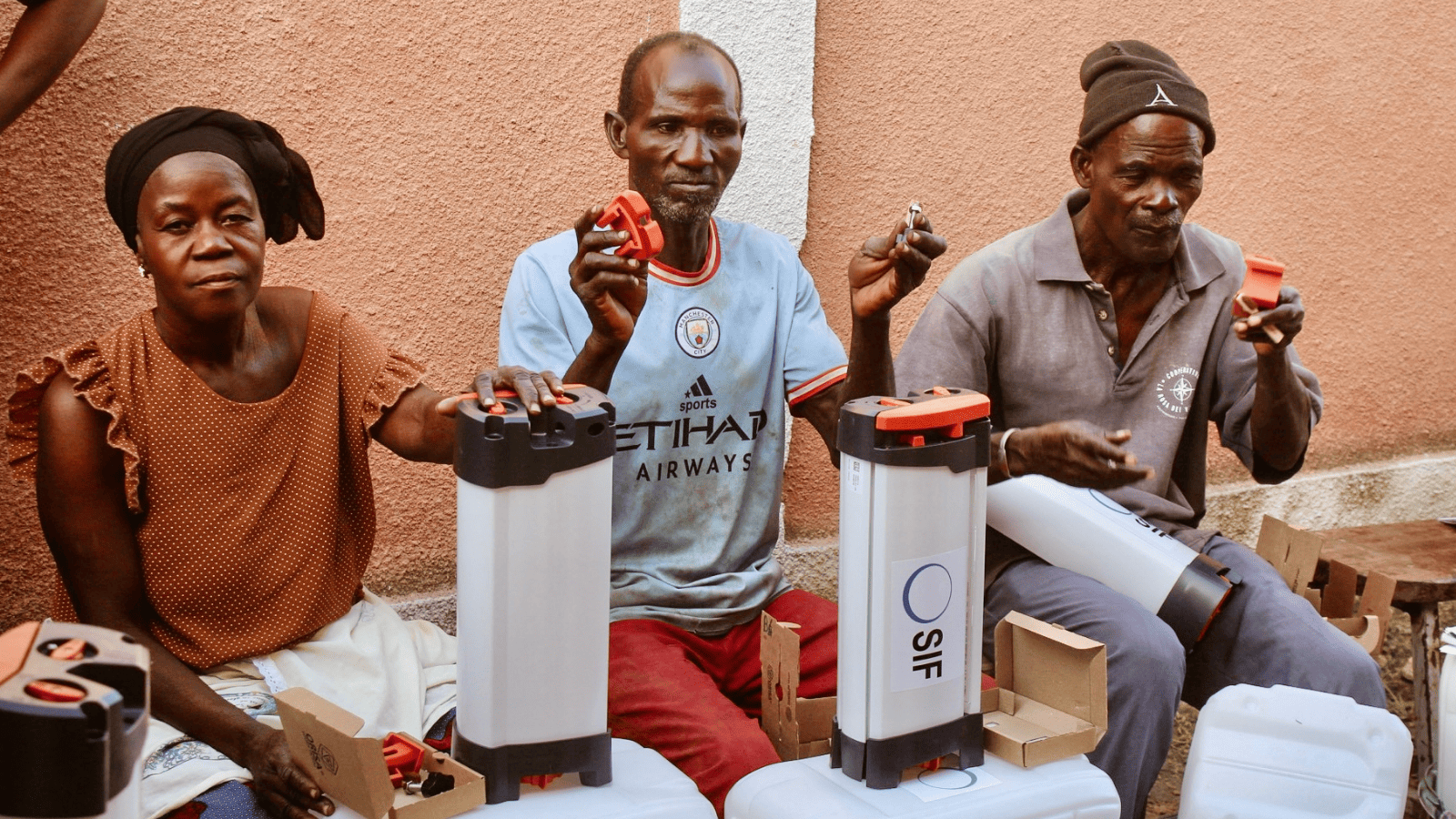 bénéficiaires du purificateur d'eau ORISA au Burkina Faso dans un village rural