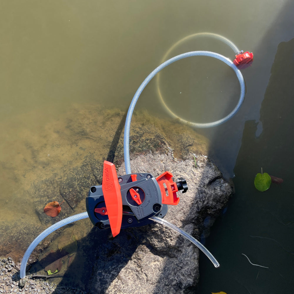 Le purificateur d'eau ORISA utilisé avec sa préfiltration déportée pour filtrer l'eau d'un lac, étang
