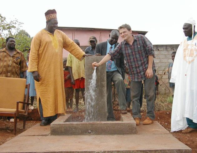 La campagne de construction de puits d’eau potable va continuer et ainsi, entre 2004 et 2006, des puits vont être creusés à Sèdenbom, Magué, Famtun,